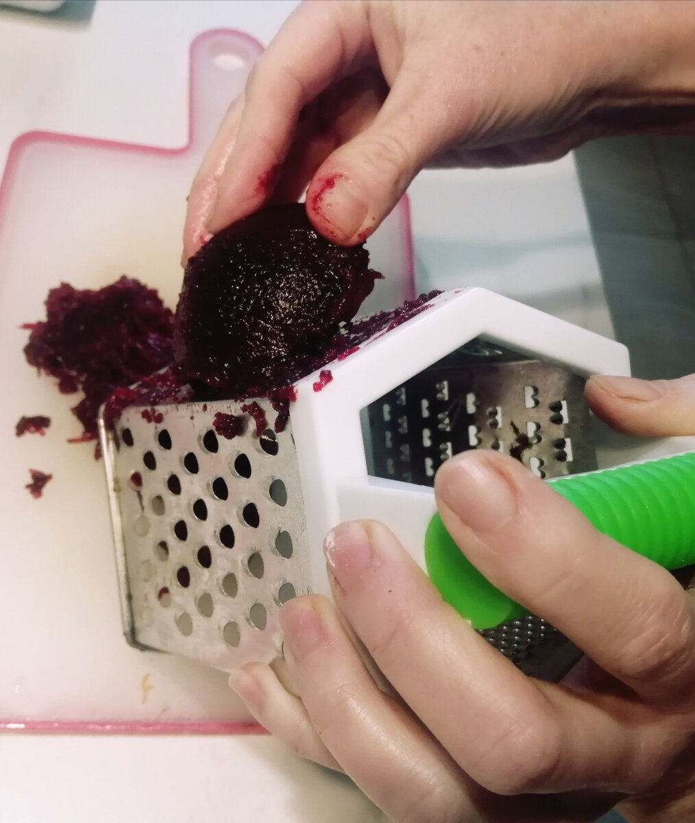 Невероятно вкусный рулет с селедкой