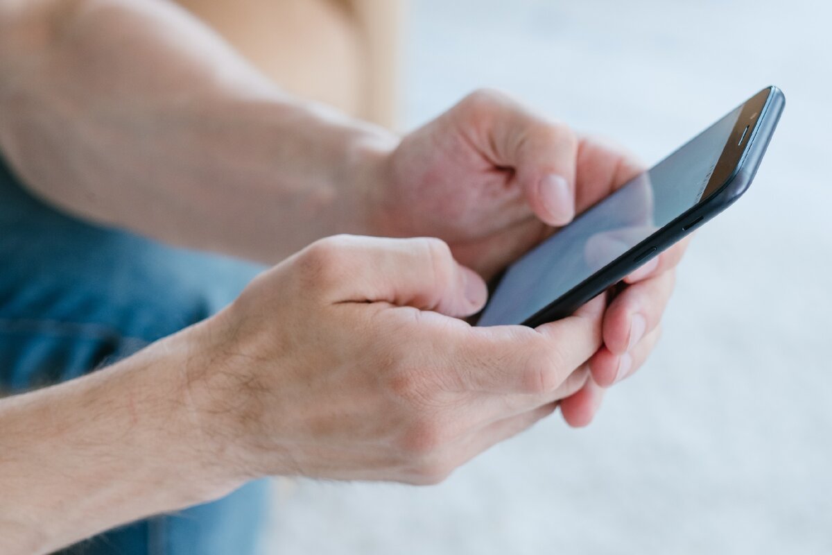 Нужен быстрый смартфон. Нужен быстрый смартфон. Нужен быстрый смартфон. Яркий смартфон. Смартфон.