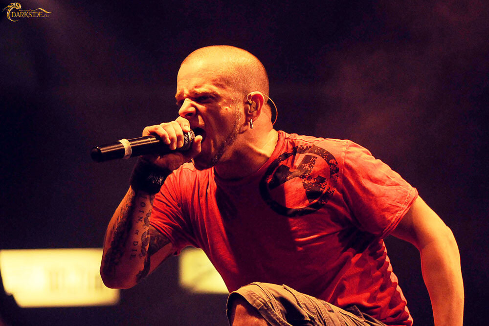 Вокалист группы пантера. Зак бэйрд korn. Jonathan davis 2022. Rob dukes. Обрусевший вокалист.