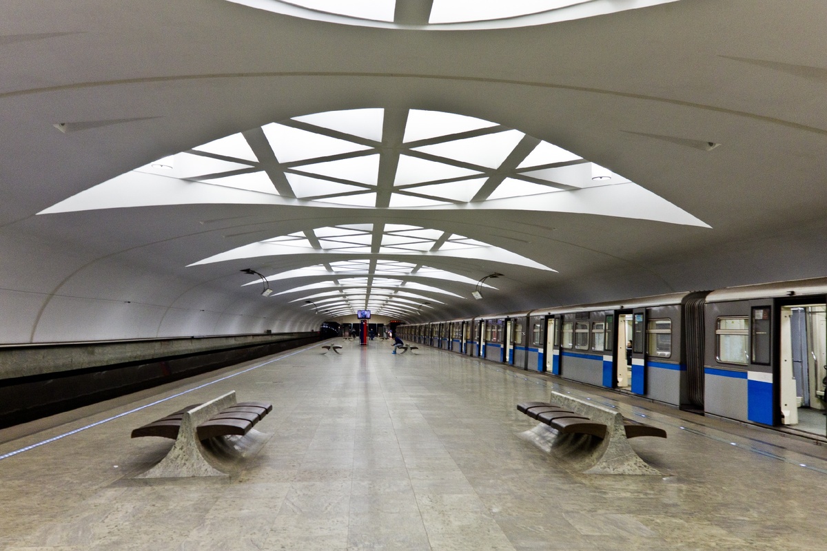 Зал станции «Строгино»