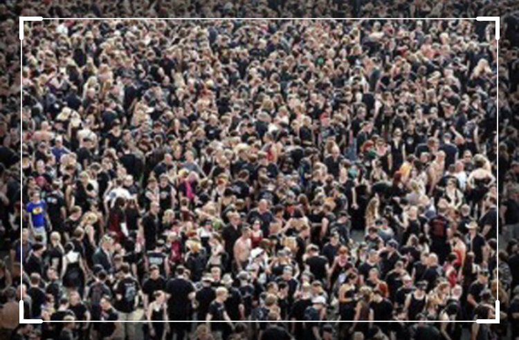 Только в Москве миллион человек взаперти, без денег, ожидают улучшения ситуации