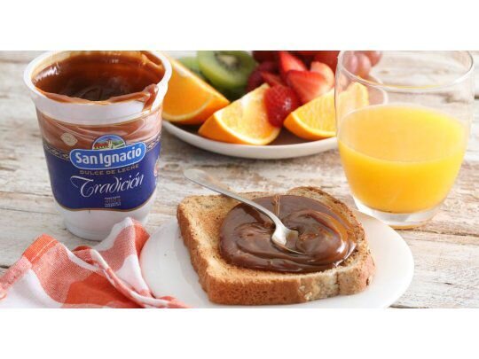 вот примерно такая у нее консистенция, у разных марок может отличаться