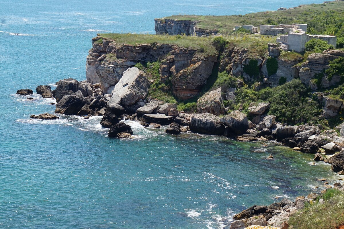 Каменный берег