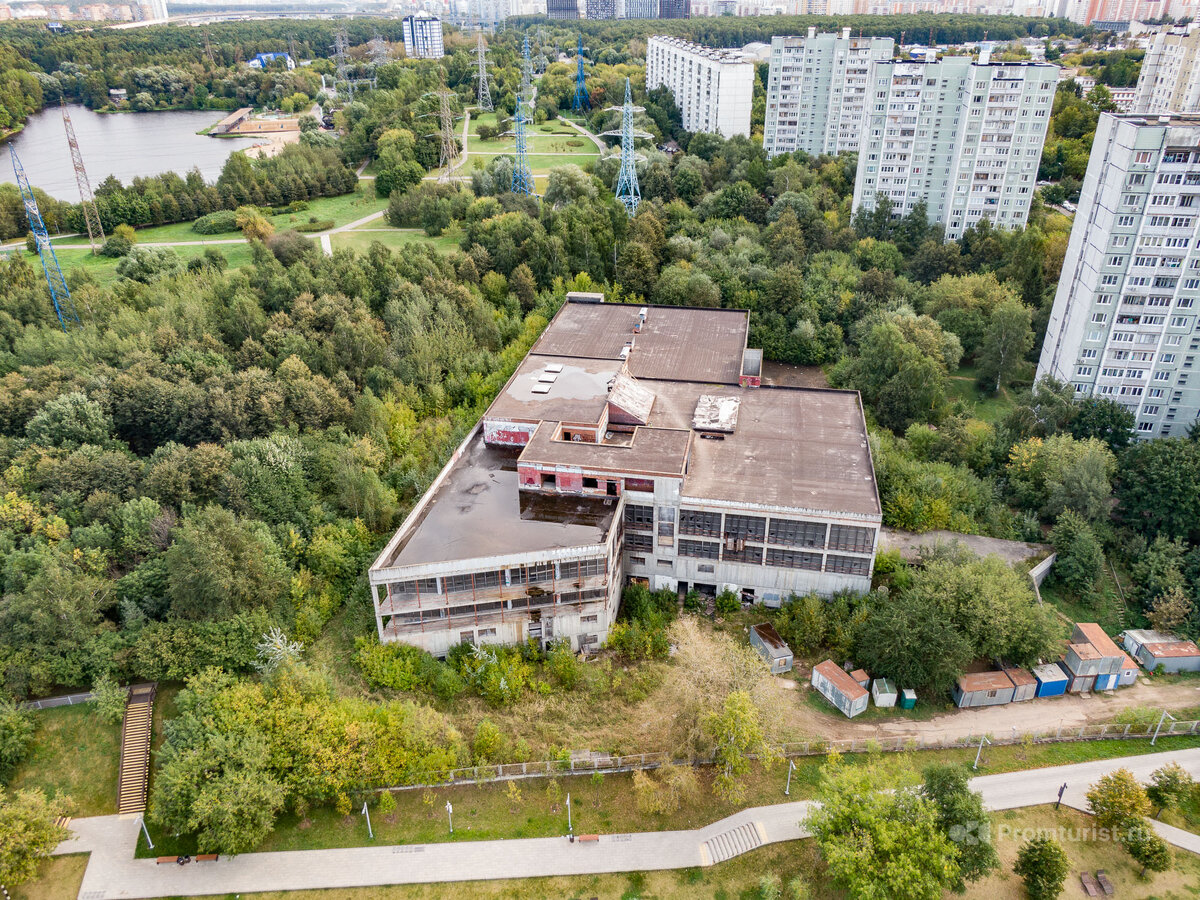 Шикарный заброшенный дом в водоохранной зоне. Москва. Узнал, почему  начались проблемы у застройщика 😱🏚💰 | Промышленный турист | Дзен