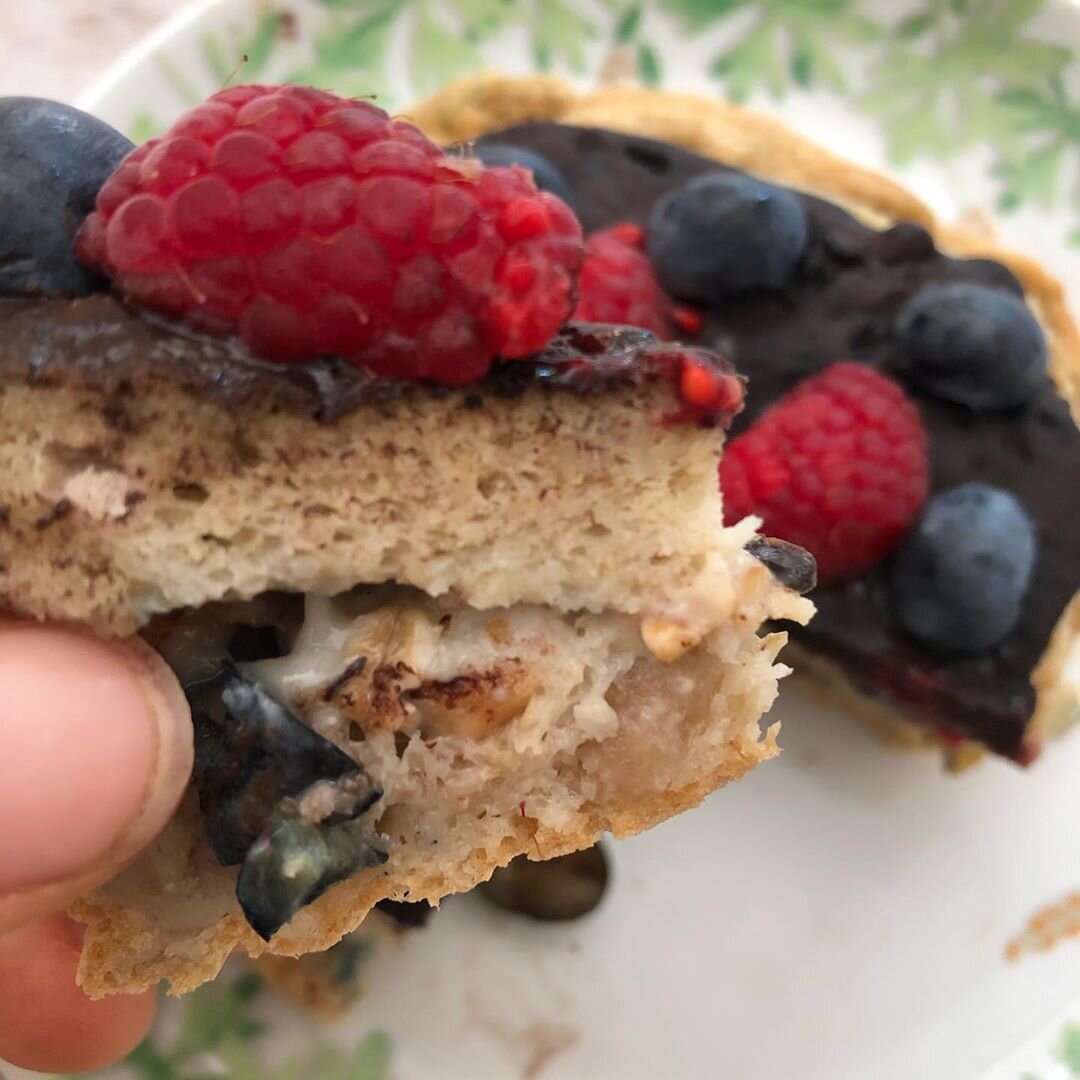 Так выглядит ягодный пирог свежий из холодильника