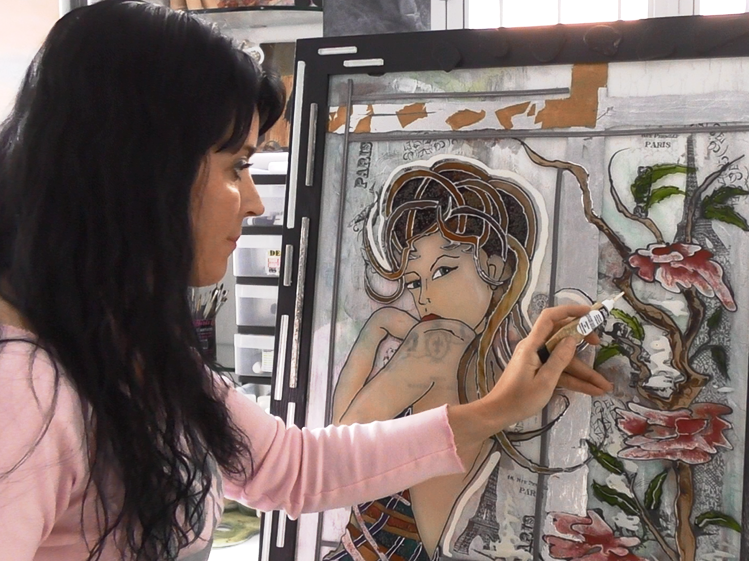 Витражными красками можно не только декорировать мелкие предметы, но и написать стеклянную картину😉