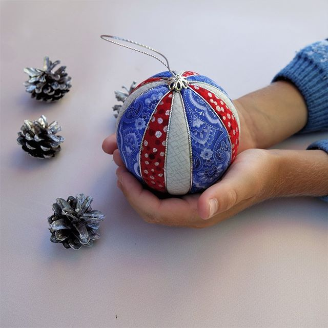 Как сделать и украсить ёлочные шарики своими руками: 11 идей с инструкциями — вторсырье-м.рф