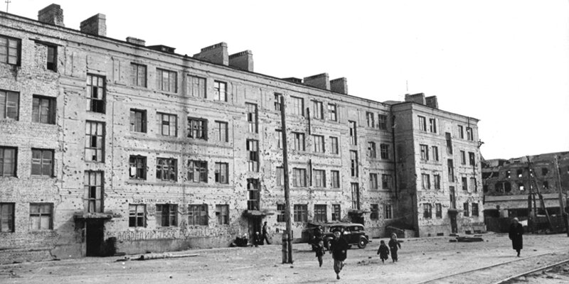 Дом Павлова. Обратите внимание на правый нижний угол