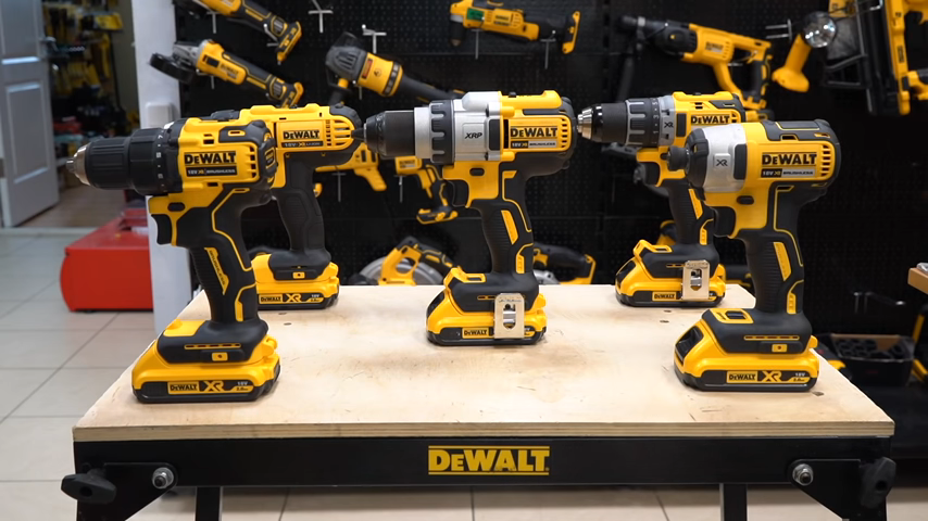 Электроинструмент DeWALT