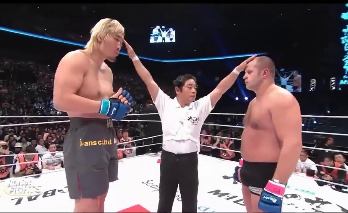 Фото с поединка Федор Емельяненко vs Чхве Хон Ман