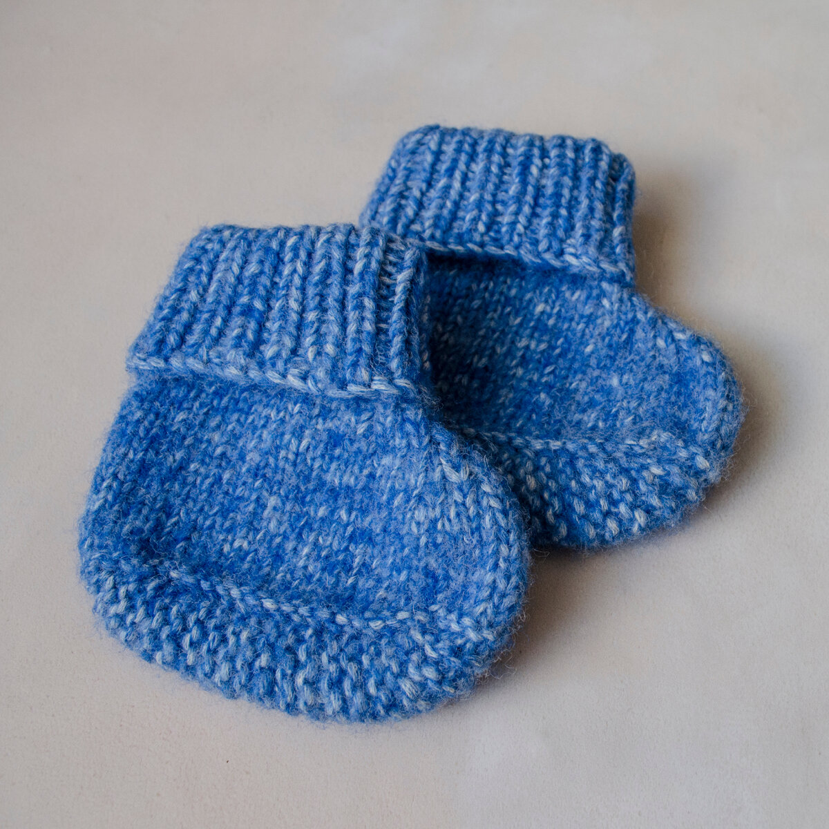 Пинетки связаны мною. (IRIDACE KNIT)