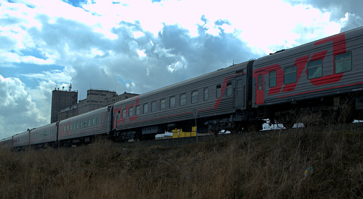 В составе присутствуют и достаточно свежие вагоны.
