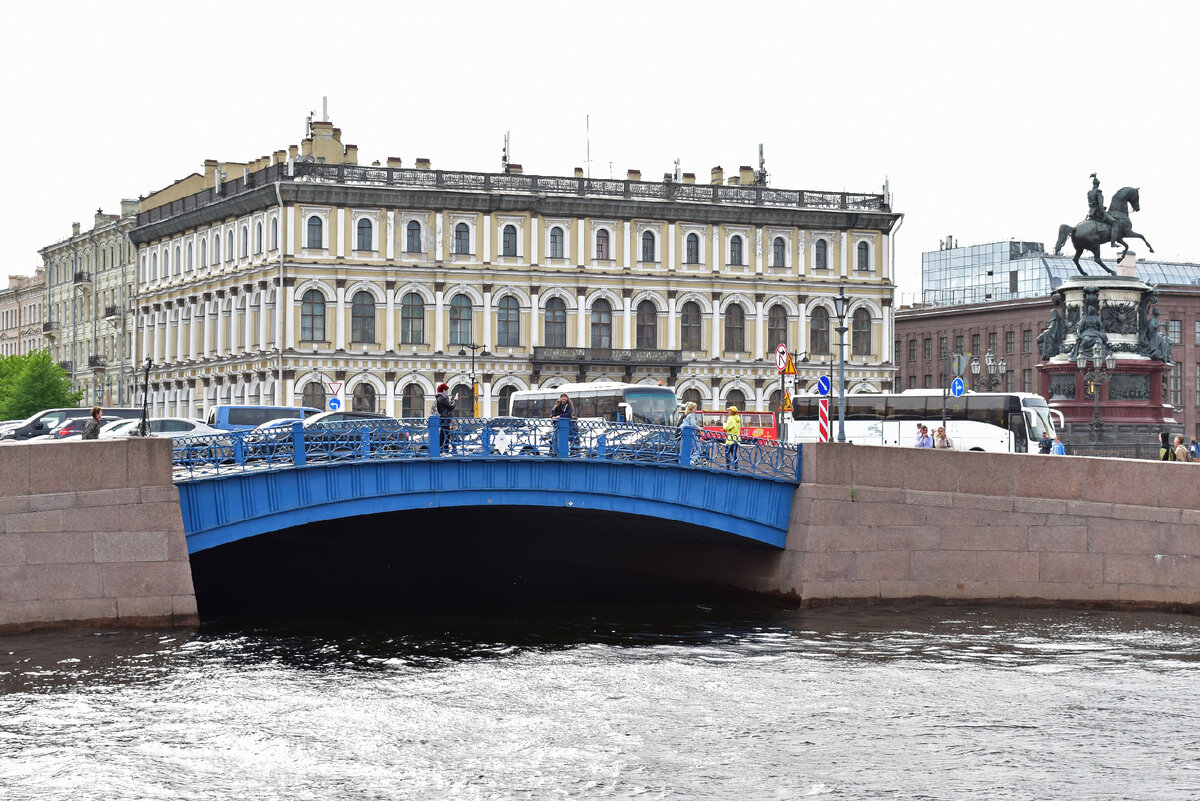 Поцелуев мост в Санкт Петербурге. Где находится, история названия, легенды