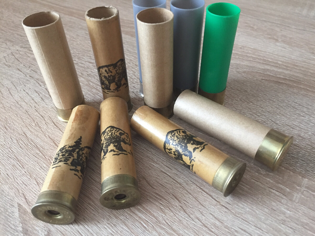 Папка из-за бугра 12 калибра, отечественный "Байкал" 16 и для сравнения стандартный полиэтилен от "Рекорда" и "Главпатрона"