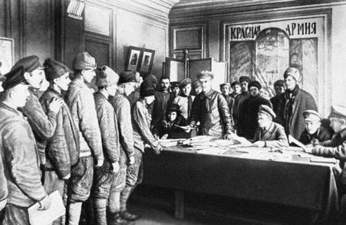 Запись добровольцев в Красную Армию. 1918.