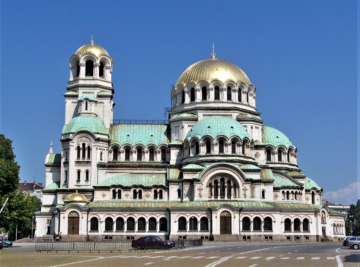Кафедральный патриарший собор Болгарской церкви "Храм-памятник Александра Невского" в Софии. 