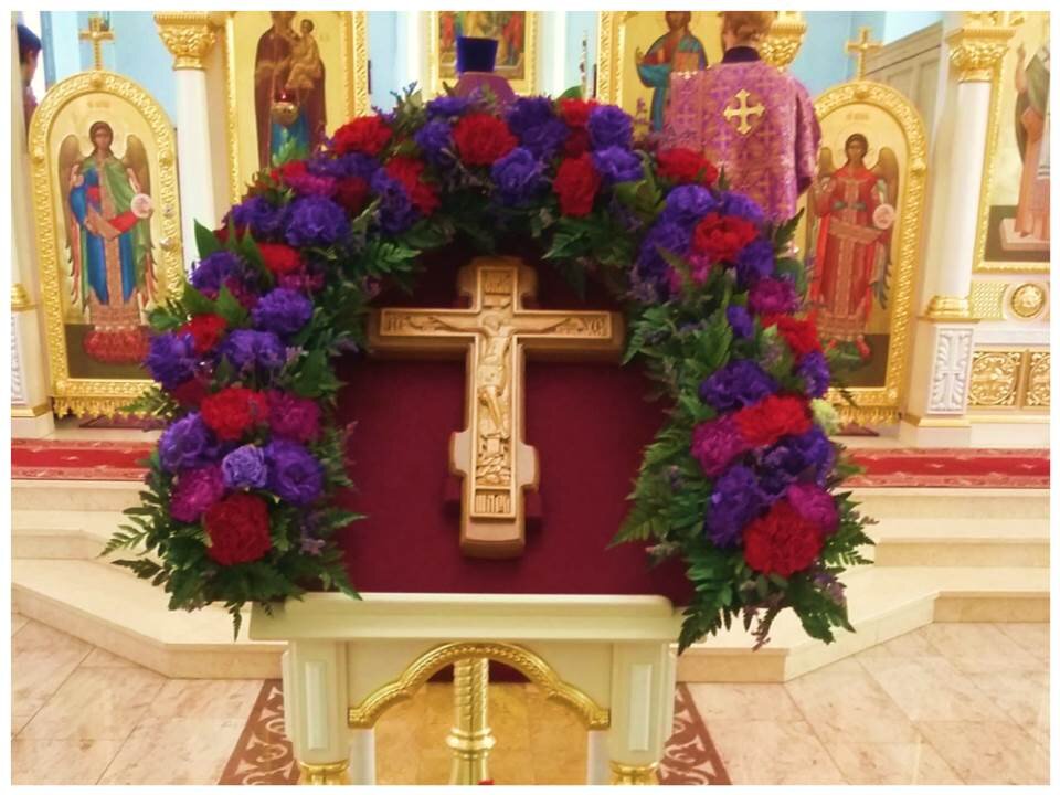 "Поклоняемся страстем Твоим, Христе: покажи нам и славное Твое Воскресение", - где фото - со свободных источников.