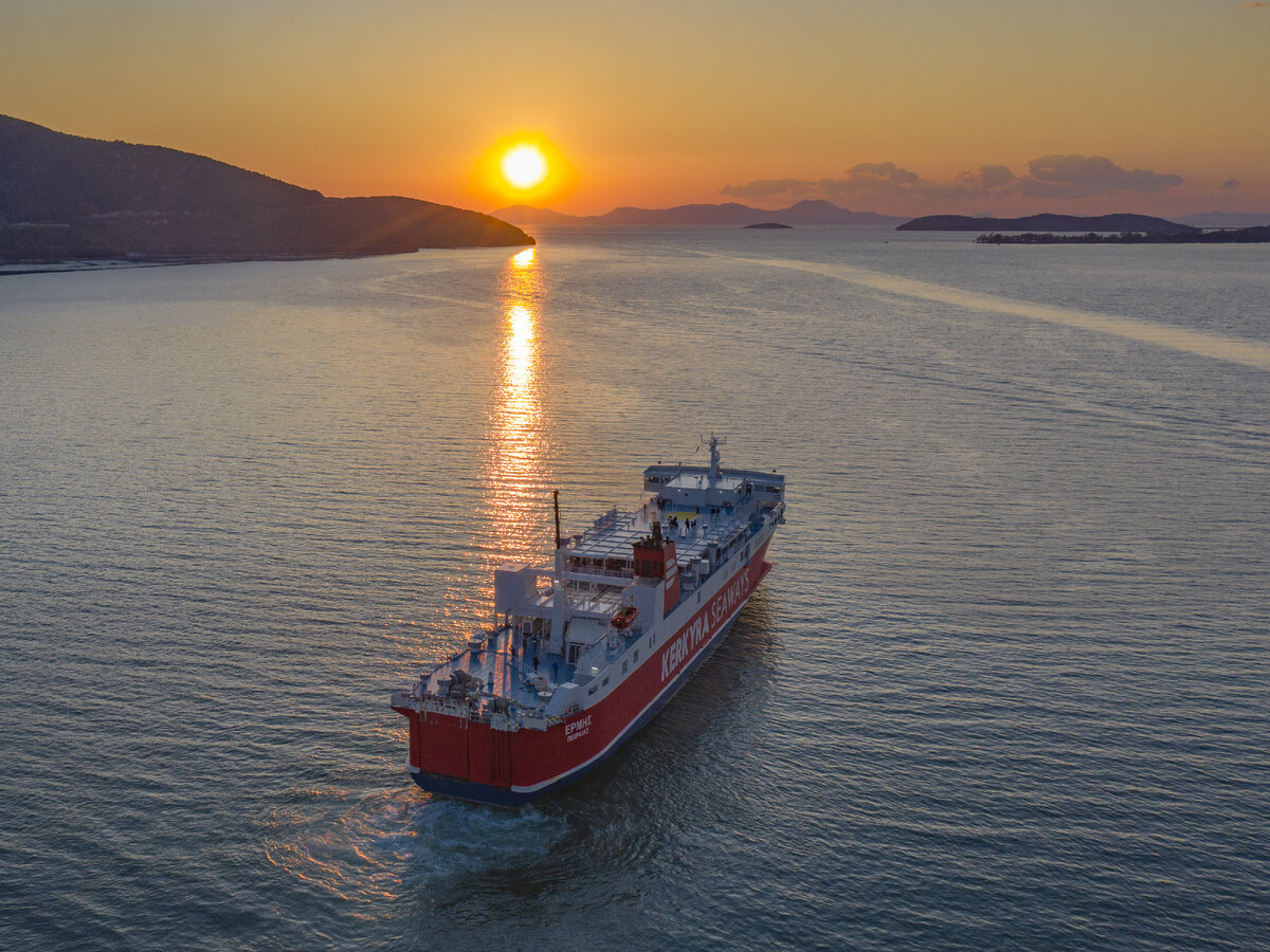 Паром в Игуменице (Igoumenitsa, Greece)