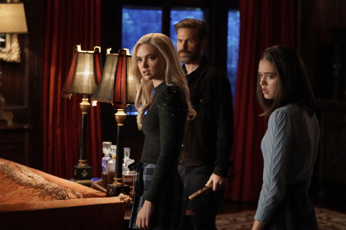 Даниэль роуз наследие. Хоуп лиззи и джози. Даниэль роуз расселл наследие 3 сезон. Наследие сериал нетфликс. Наследие 2 дата выхода.