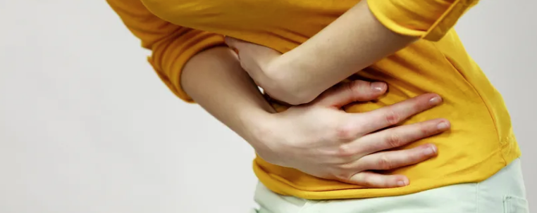 болит живот 