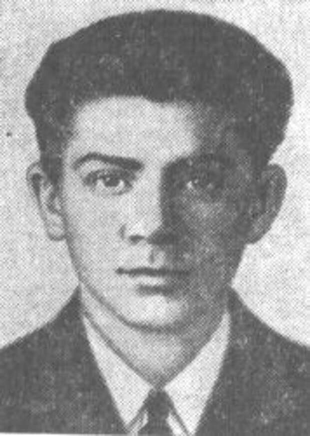 Владимир Иванович Ермак. Источник фото: https://s30454212554.mirtesen.ru/blog/43733416771/Kak-nakazyivali-sovetskih-boytsov,-sluchayno-podstrelivshih-svoi?utm_referrer=mirtesen.ru