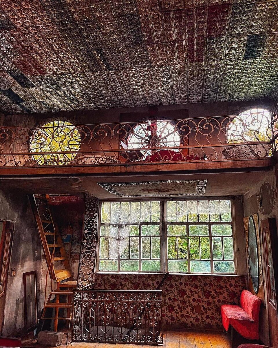 Заброшенный дом в Сочи.