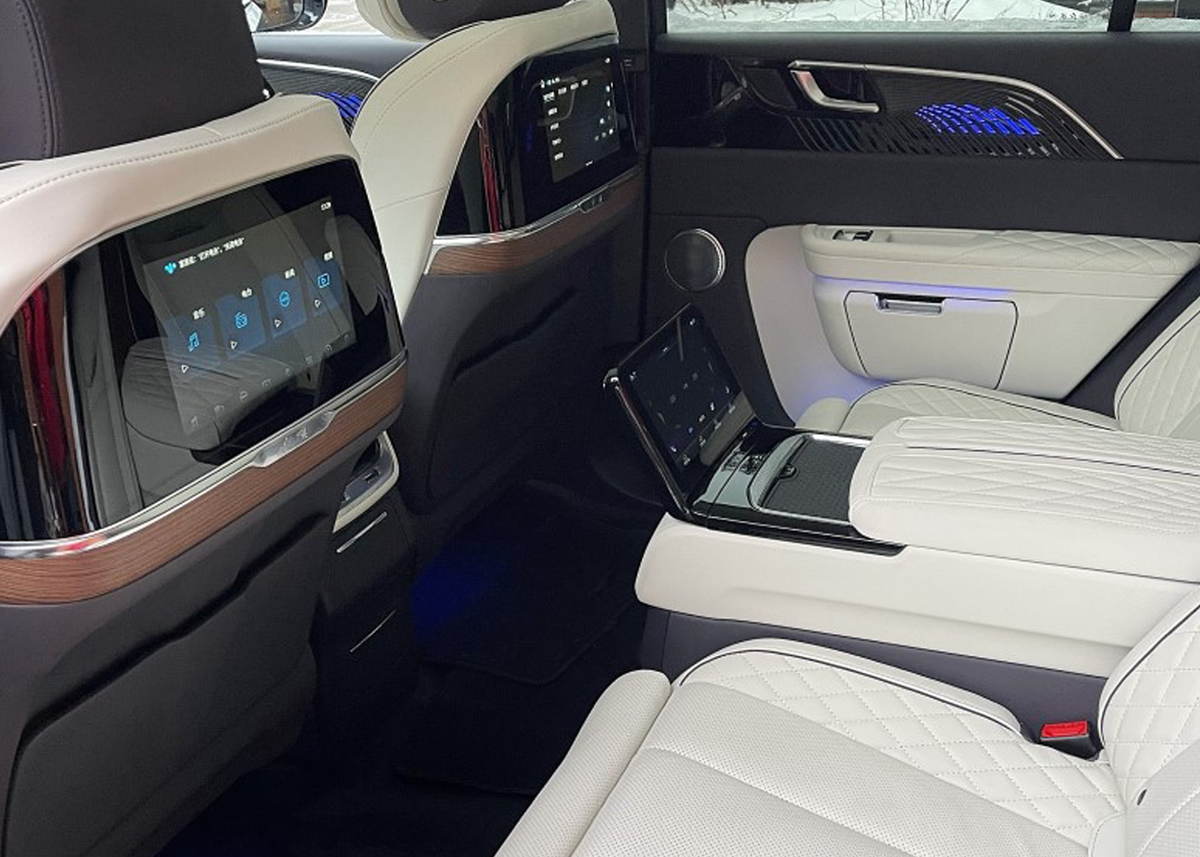 E hs9. 2021 FAW Hongqi e-hs9. Hongqi e-hs9 салон. Электромобиль Hongqi e-hs9. Китайский кроссовер Hongqi e-hs9