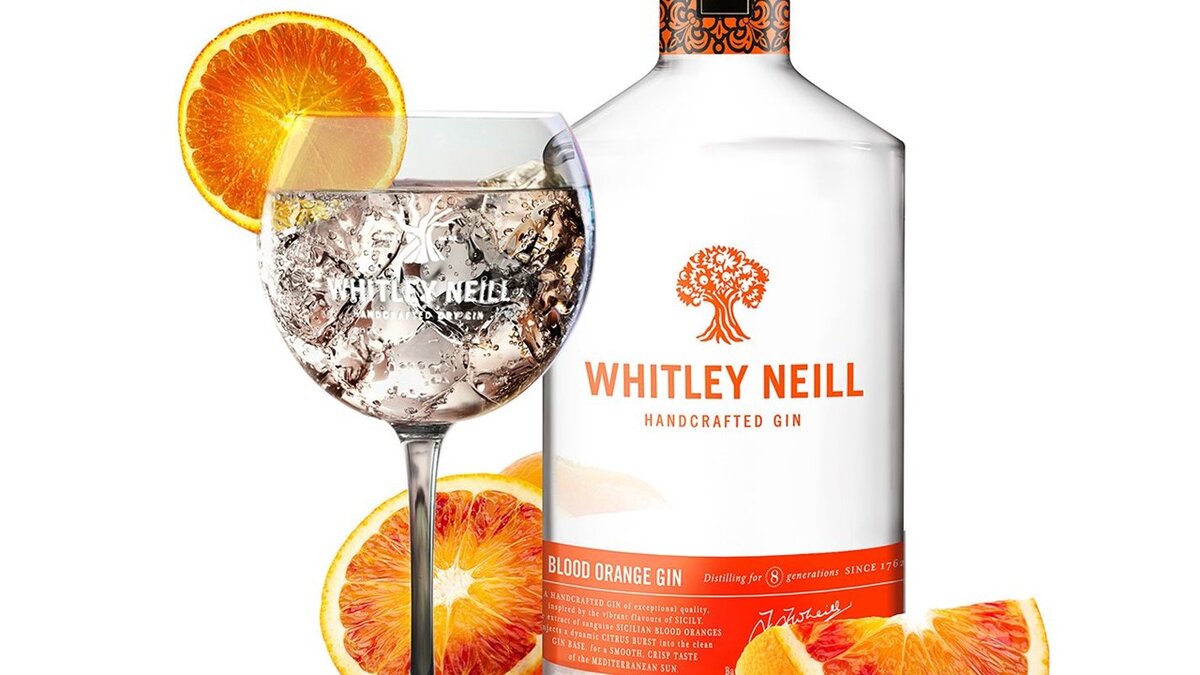 Whitley Neill Blood Orange + сухой тоник + долька красного апельсина = идеальный напиток в это жаркое лето.