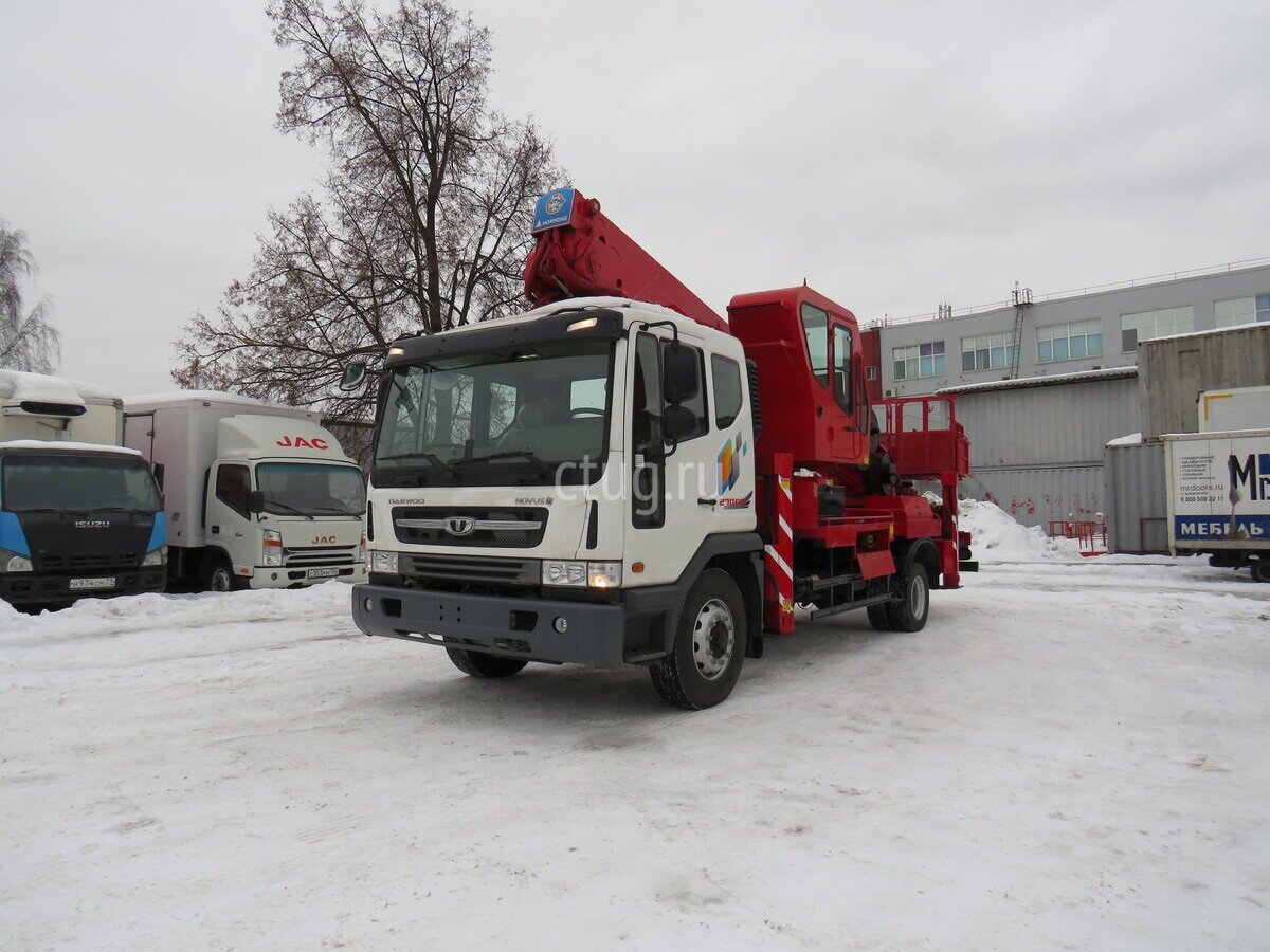 Автовышка Horyong SKY450 на базе Daewoo Novus СС4CT