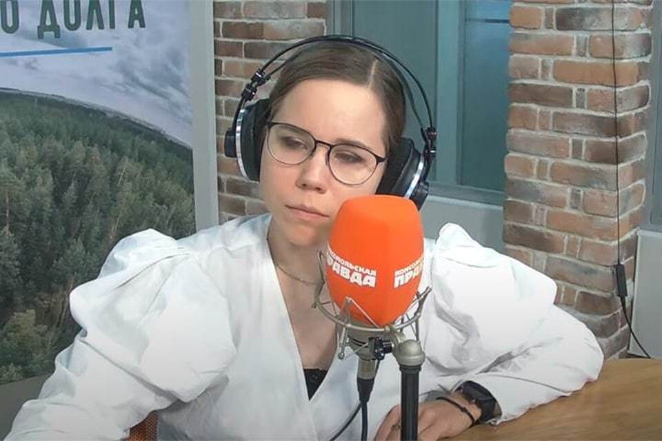     Дарья Дугина вела эфир на радио "Комсомольская правда". Фото: стоп-кадр видео