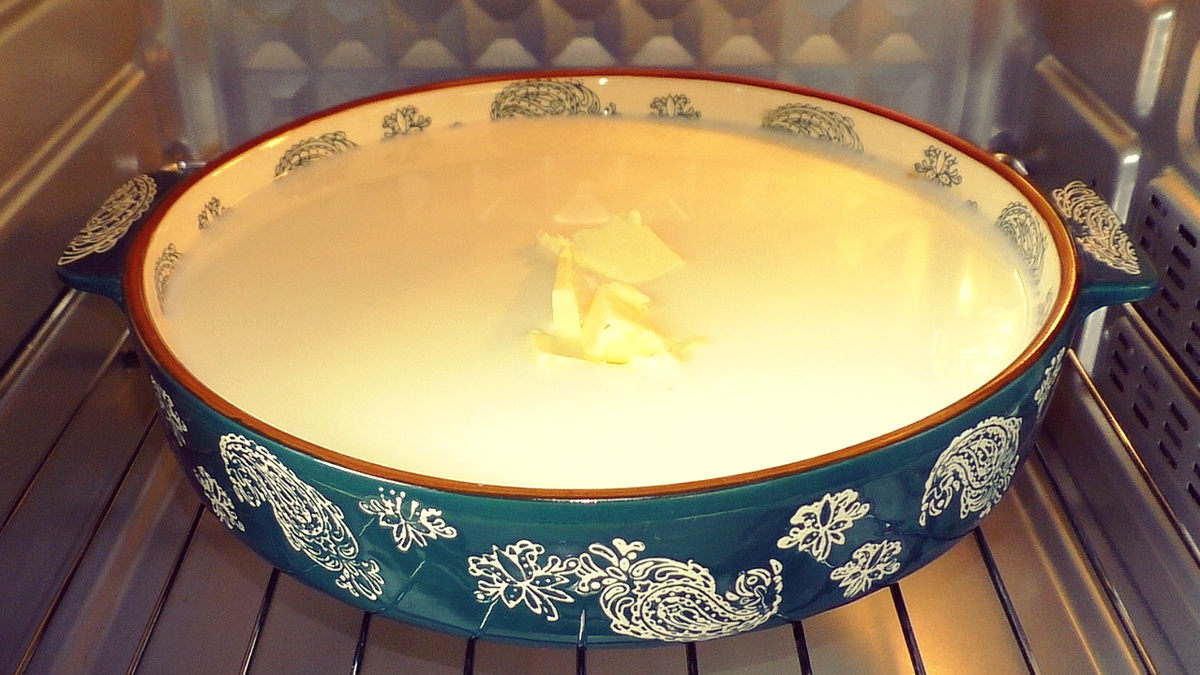 Я просто заливаю пшено с рисом молоком и в духовку, получается каша, как десерт. Сытно, доступно и ну очень вкусно