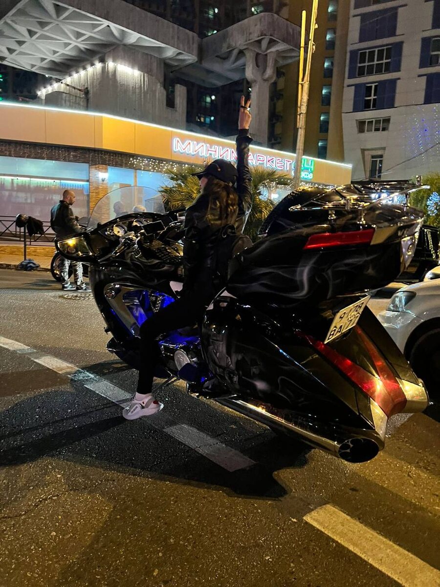 Автор статьи любит мотоциклы и скорость, потому что у нее Луна в 8 доме.