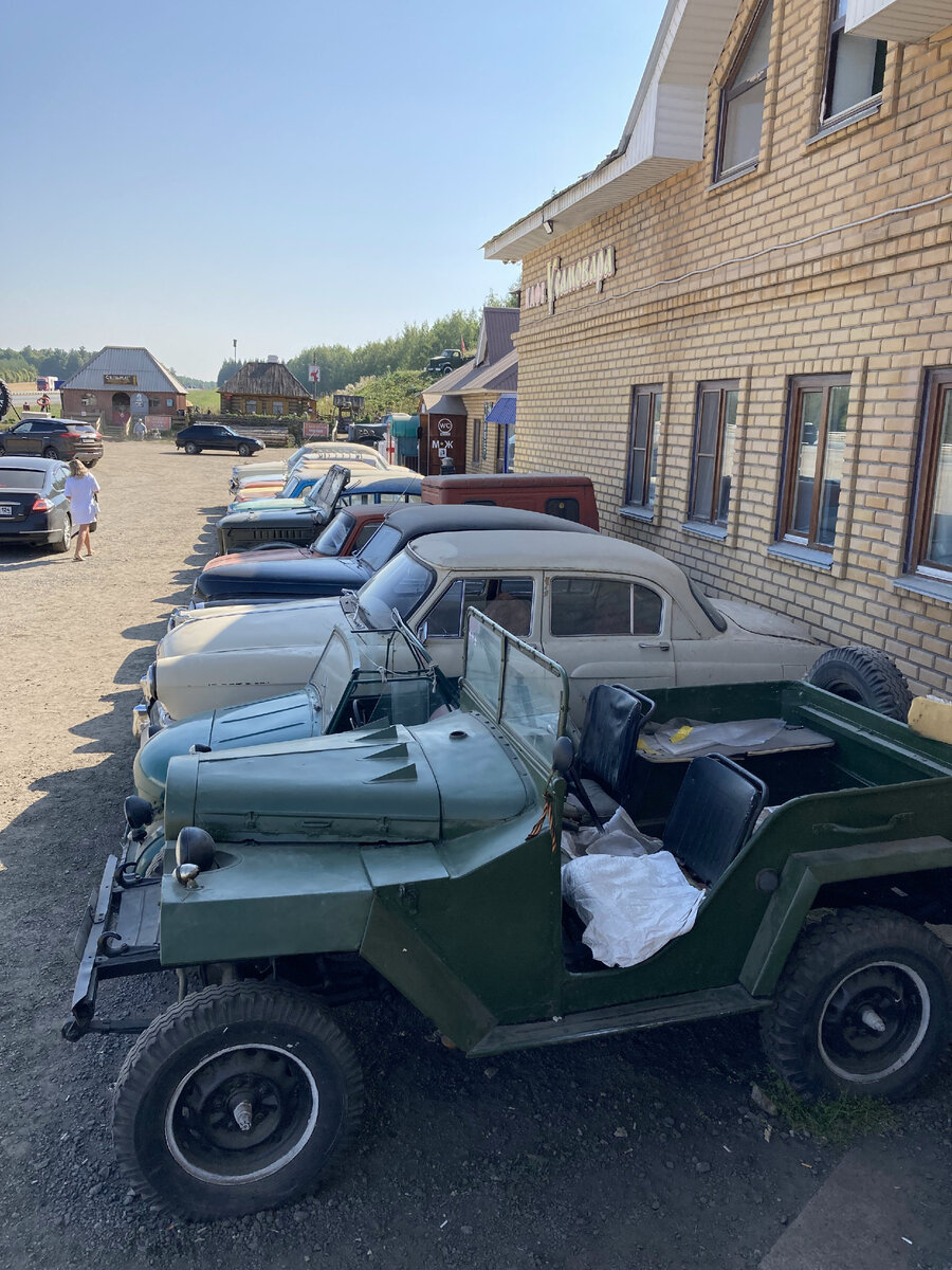 Ретро автомобили на М7 не доезжая Казань