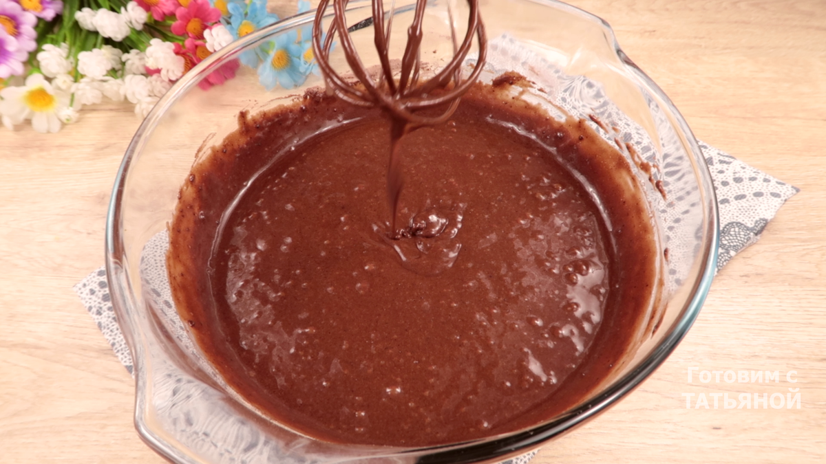 Un tort somptuos are un gust mai bun decât un Snickers.  Pur și simplu se topește în gură.  Rapid ușor și foarte gustos