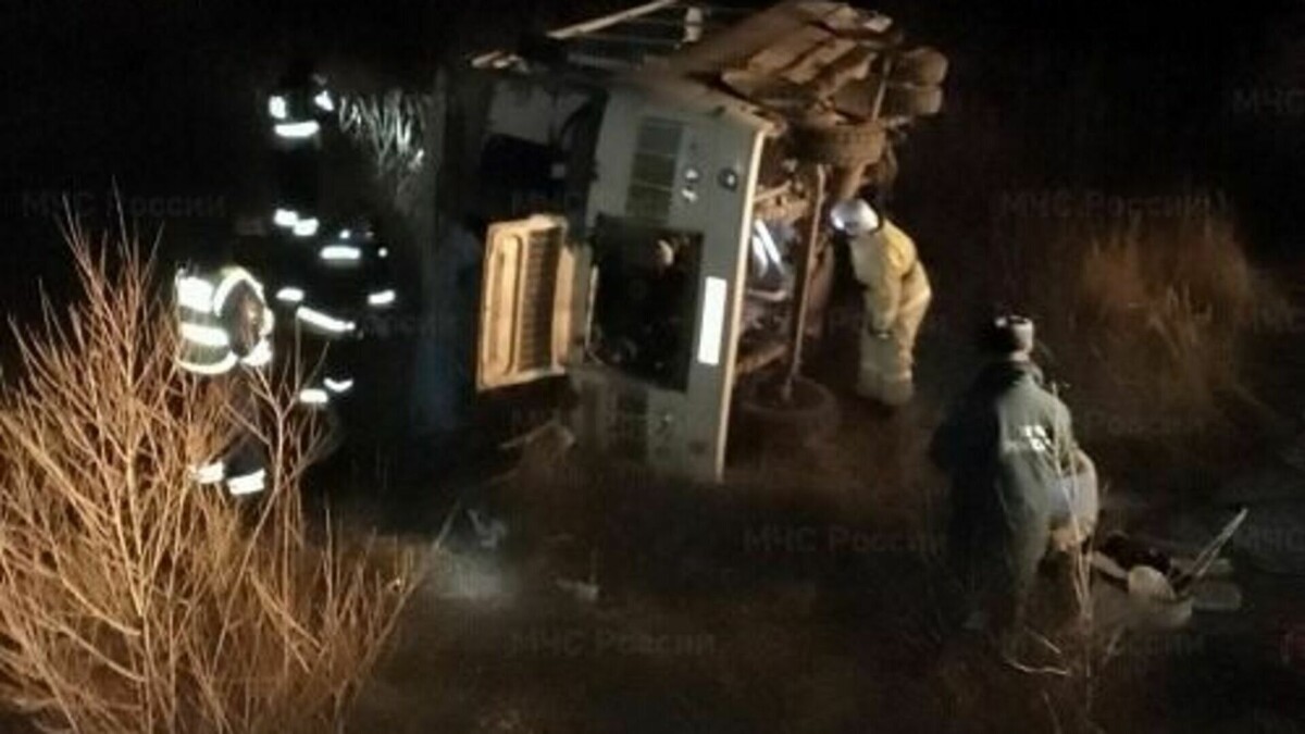     Водителю перевернувшегося автобуса в Ардатовском районе избрали меру пресечения. Об этом говорится на сайте районного суда.