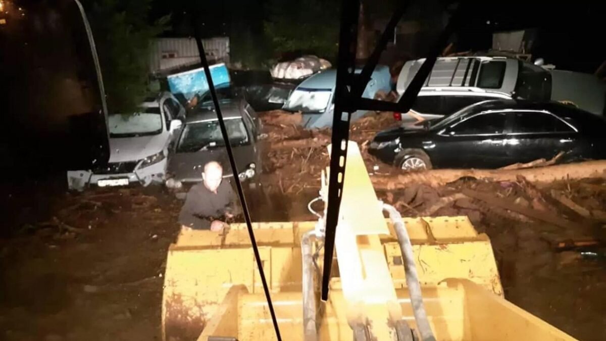    Фото: Пресс-служба КЧС Таджикистана Август Макаров