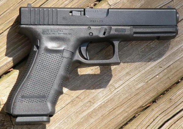Пистолет Glock 17 Gen 4 четвертого поколения