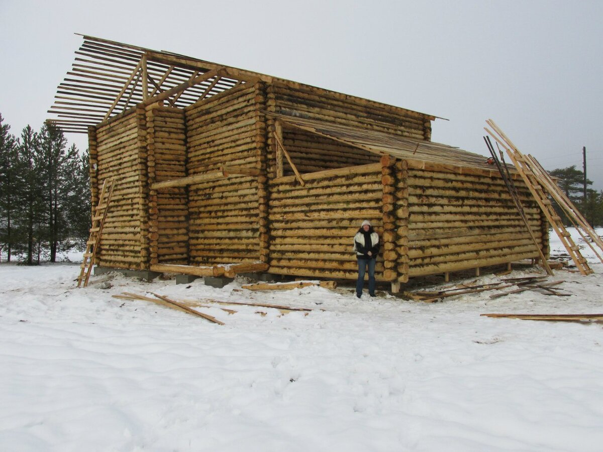 стройка. фото Туровой Светланы. дом мастерская.
