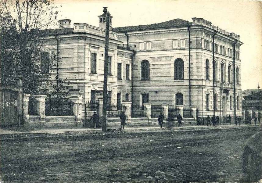 Окружная совпартшкола. 1925-1929. Источник: pastvu.com