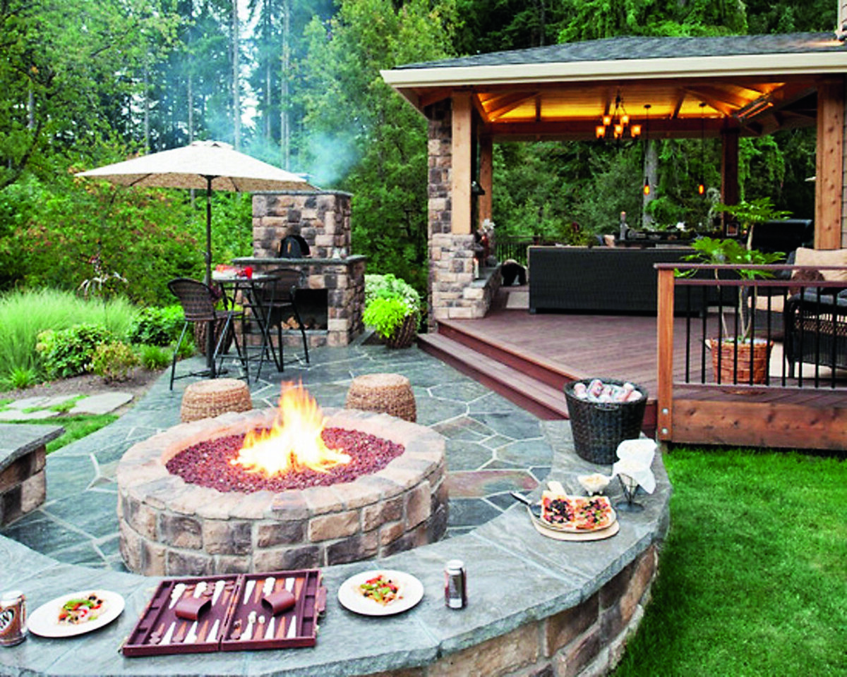 Кострище,конечно, добавляет уюта саду