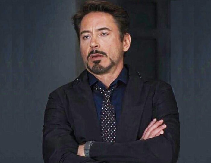 Фото Роберта Дауни младшего. Которое олицетворяет Моё лицо, когда читаю комент очередного диванного критика