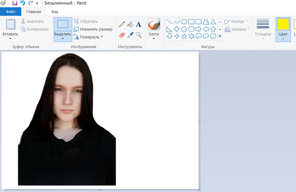 У меня это фото на студенческий, так что я только волосы подправила, но если вы будете делать фото на паспорт, то не забывайте убрать все изъяны(следы от акне, прыщи и т.п.)  