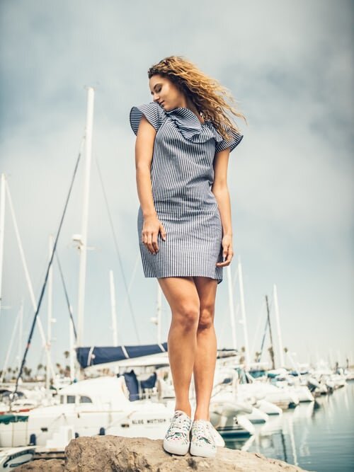 Платье с воланами