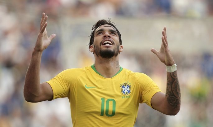 Лукас Пакета