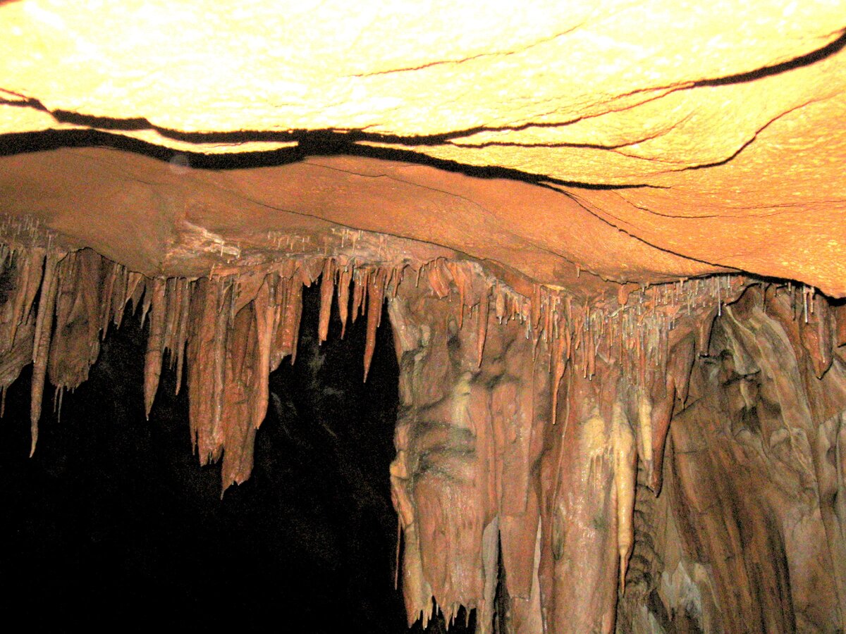 Сталактиты в Скельской пешере. #Фото автора.