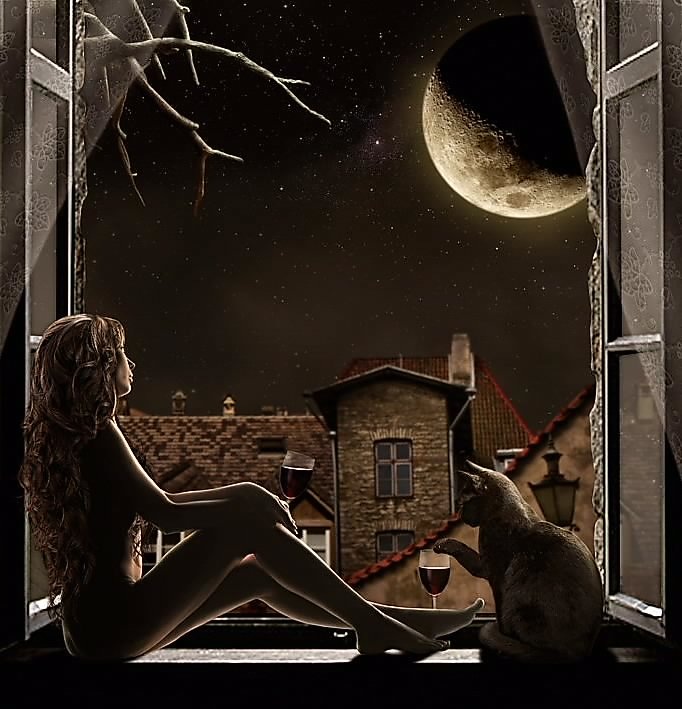 Давит тишина 
Целых четыре часа
Дороги к счастью