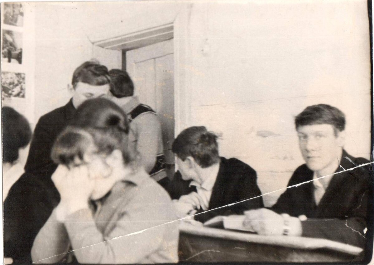 Славий в школе. Все фотографии из архива семьи Безуховых 