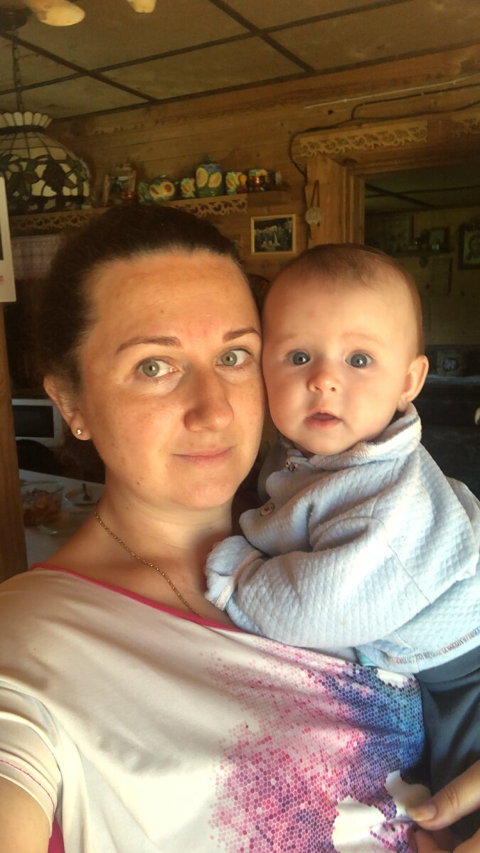 Мелкая наша вообще про проблемы ничего не знает ещё 