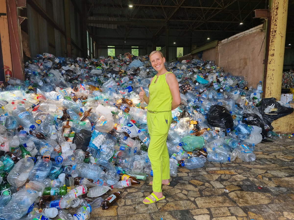 Наталья Калягина: «После рабочей поездки на заводы у нас сложилось четкое понимание, что мы можем собирать мусор на наших акциях раздельно»