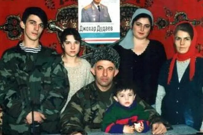 Джохар дудаев биография личная жизнь смерть Как сложилась судьба детей лидеров Ичкерии? Рассказываю Чеченский след Дзен